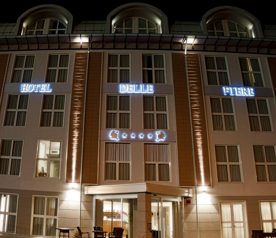 Hotel Delle Fiere Моццате Экстерьер фото